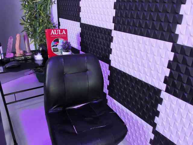 AlinaMorris AlinaMorris