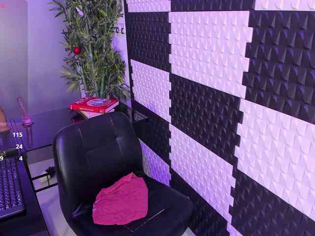 Модель: AlinaMorris