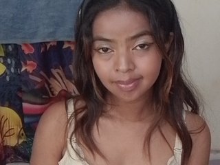 Lolah261's Live Webcam