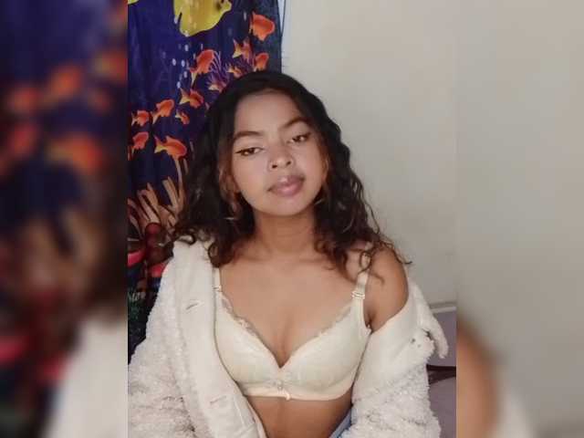 Lolah261 live cam on BongaCams