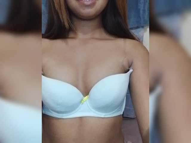 Lolah261 live cam on BongaCams