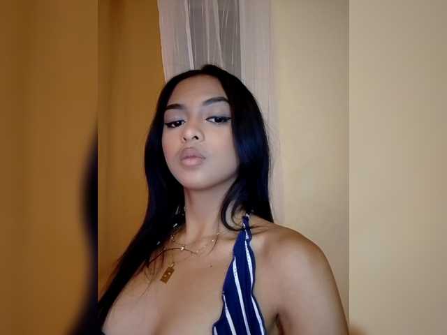 Lolah261's BongaCams show and profile