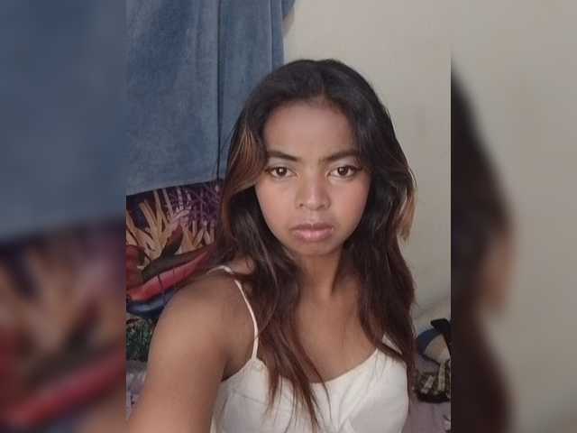 Lolah261 live cam on BongaCams