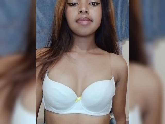 Lolah261 live cam on BongaCams