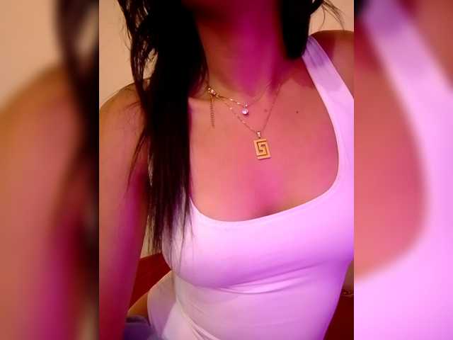 Lolah261's BongaCams show and profile