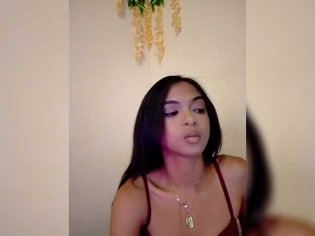 Lolah261's BongaCams show and profile