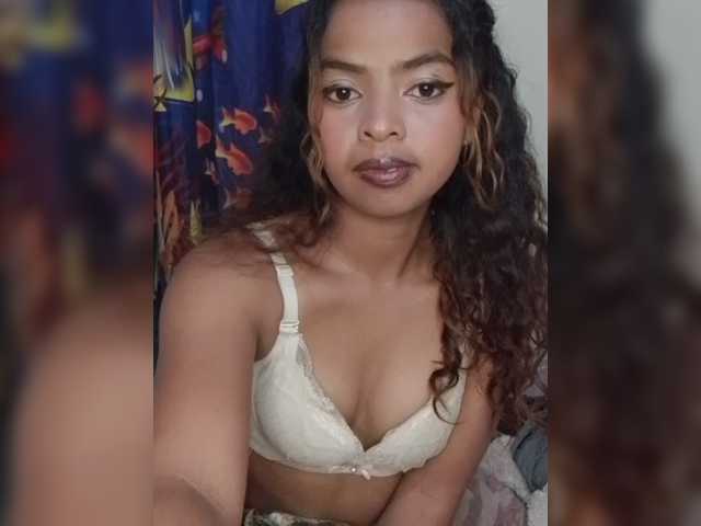 Lolah261 live cam on BongaCams
