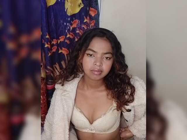 Lolah261 live cam on BongaCams