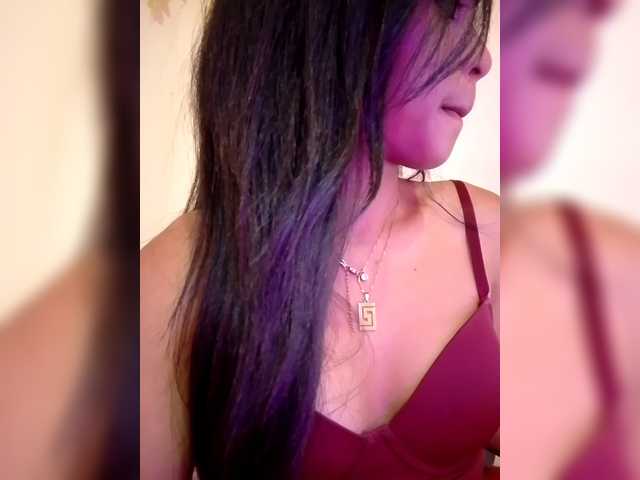 Lolah261's BongaCams show and profile