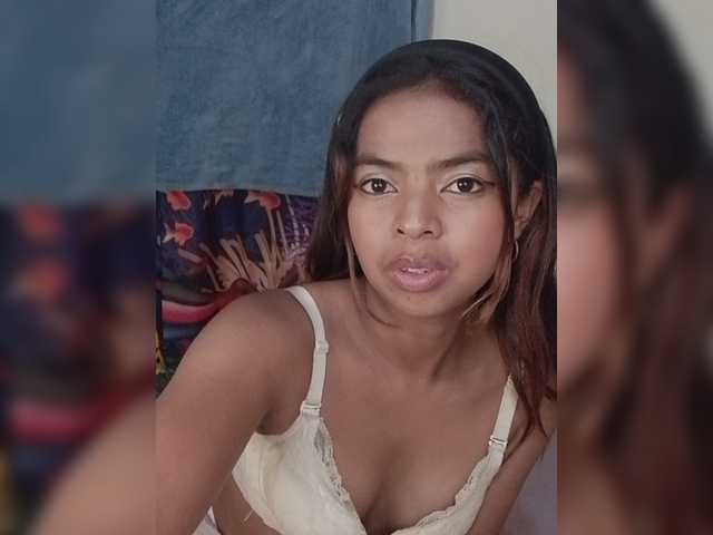 Lolah261 live cam on BongaCams