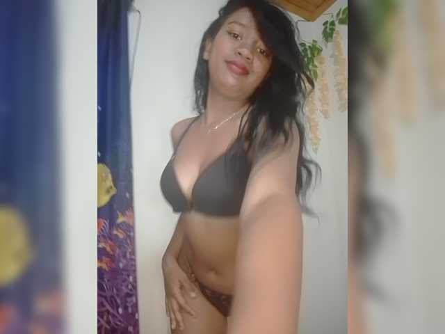 Lolah261 live cam on BongaCams