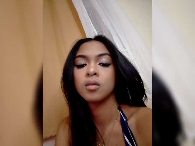 Lolah261's BongaCams show and profile