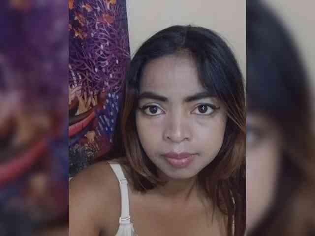 Lolah261 webcam