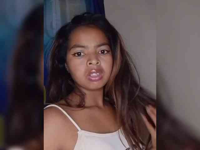 Lolah261 webcam