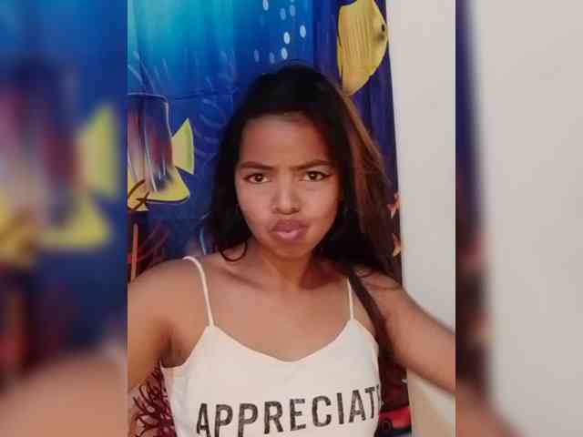 Lolah261 webcam