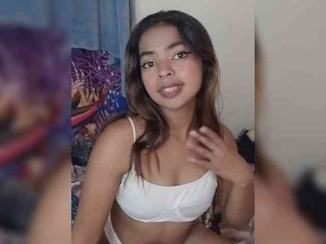 Lolah261 webcam