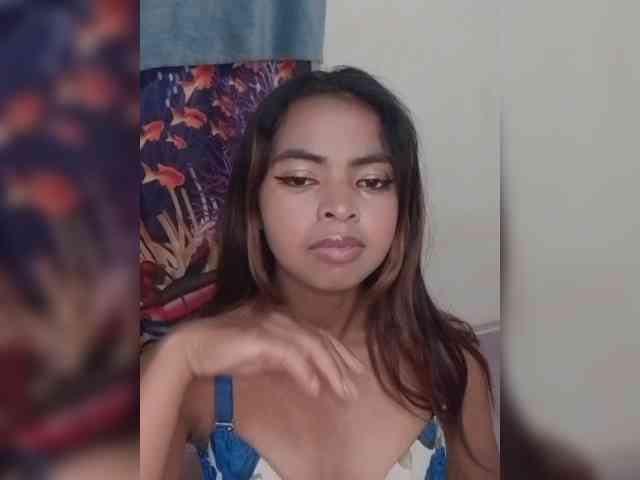 Lolah261 webcam