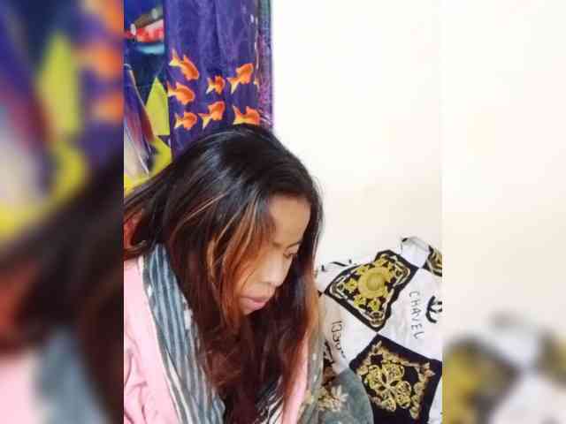 Lolah261 webcam