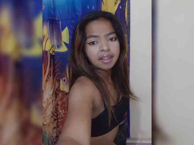Lolah261 webcam