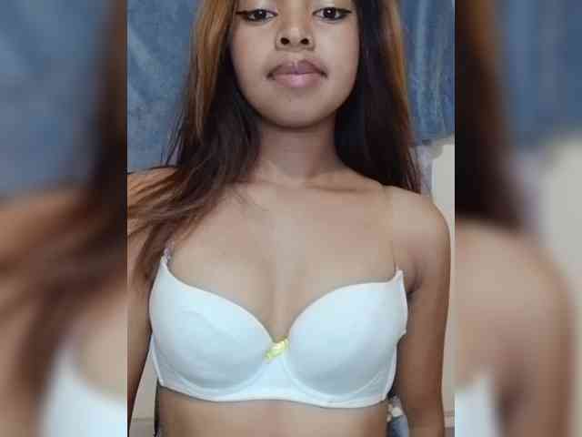 Lolah261 webcam