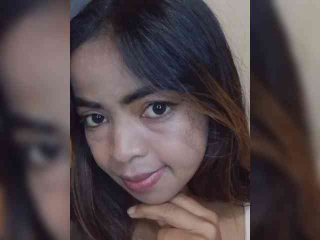 Lolah261 webcam