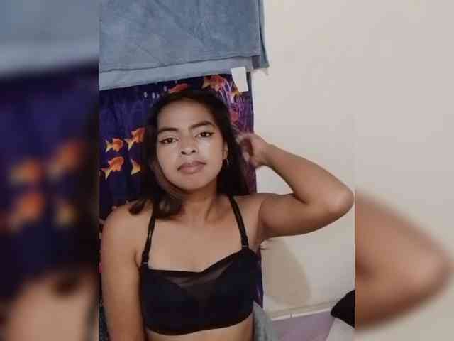 Lolah261 webcam