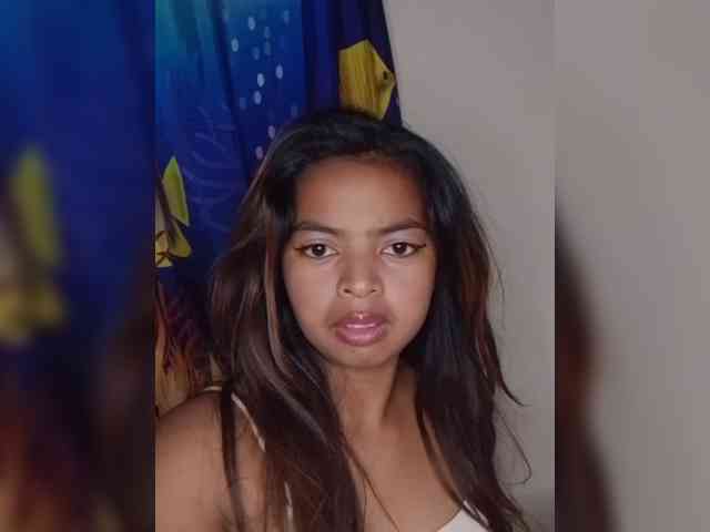 Lolah261 webcam