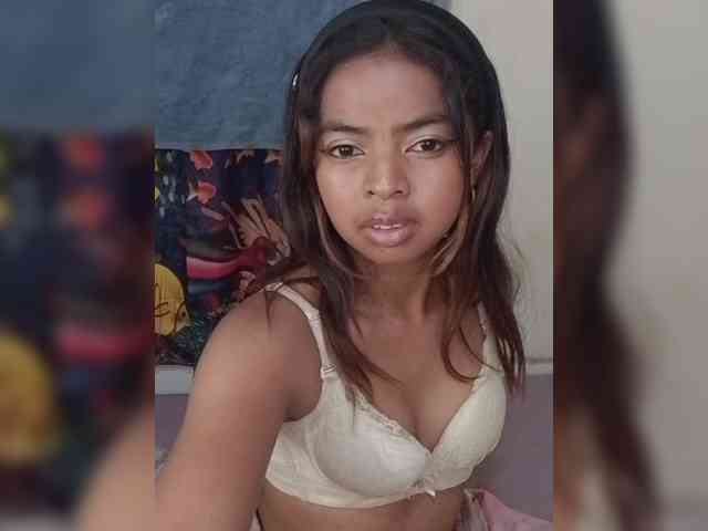 Lolah261 webcam
