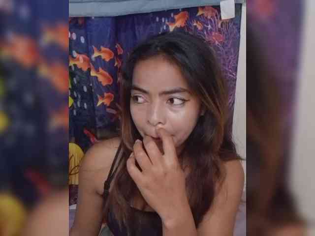 Lolah261 webcam