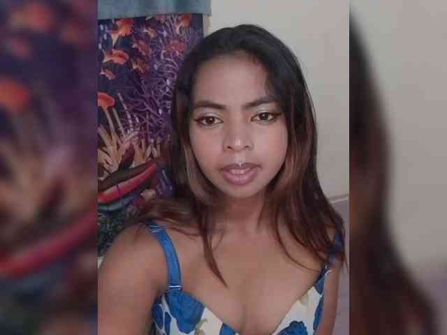 Lolah261 webcam