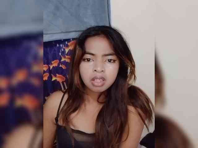 Lolah261 webcam