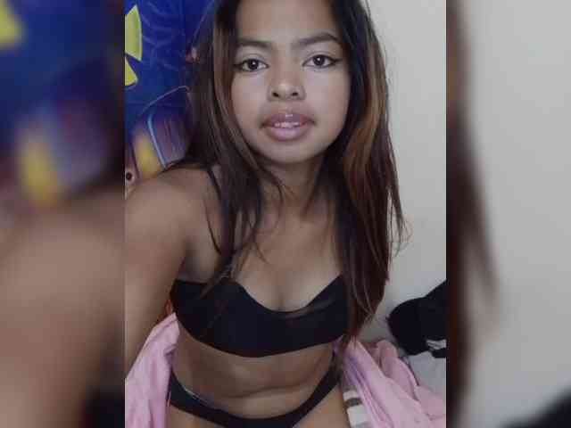 Lolah261 webcam