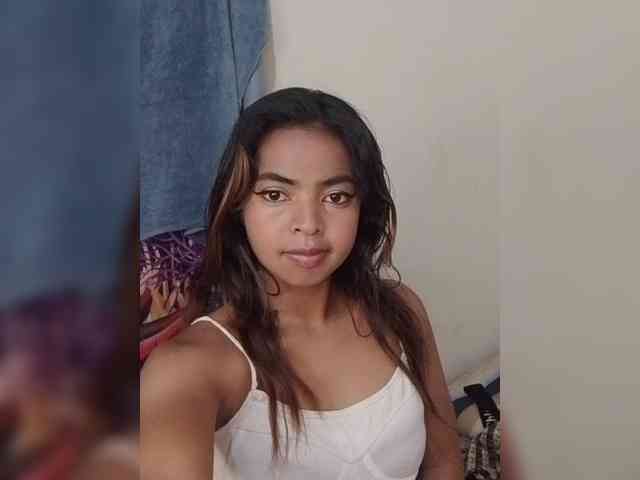 Lolah261 webcam