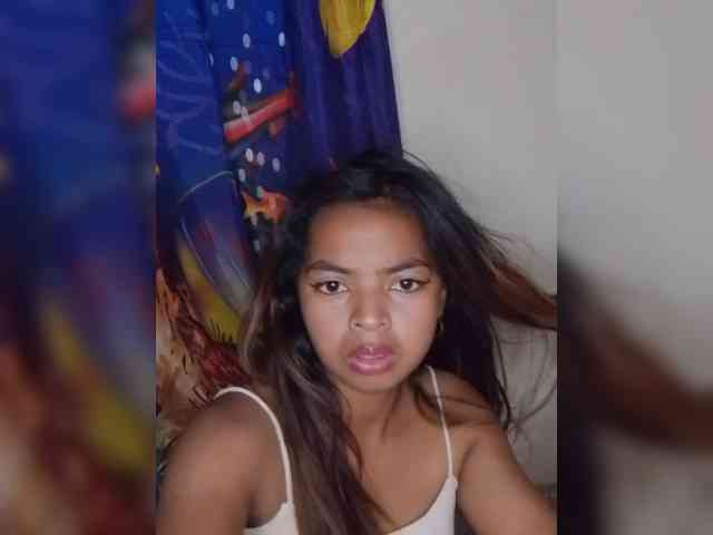 Lolah261 webcam