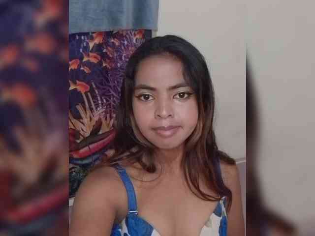 Lolah261 webcam