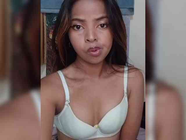 Lolah261 webcam