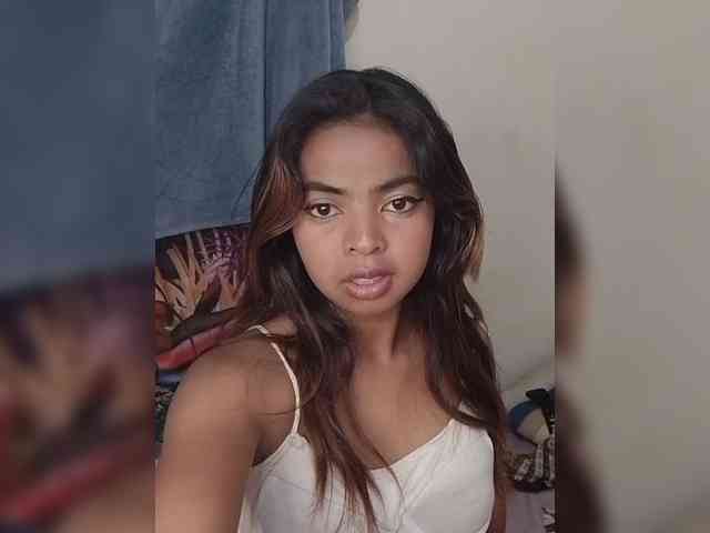 Lolah261 webcam