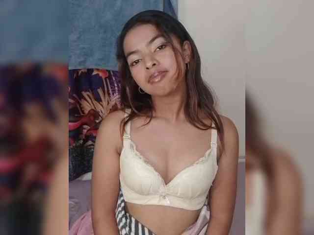 Lolah261 webcam