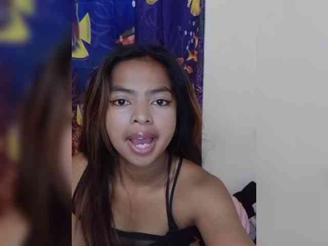 Lolah261 webcam