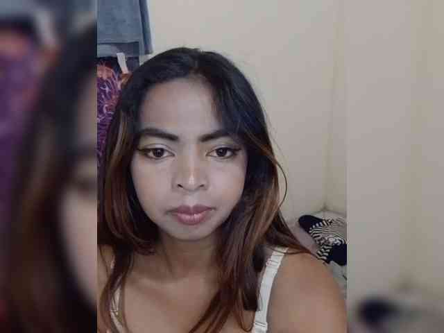 Lolah261 webcam