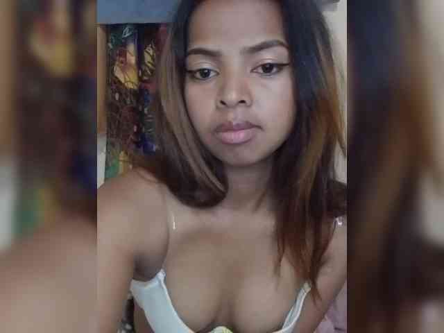 Lolah261 webcam