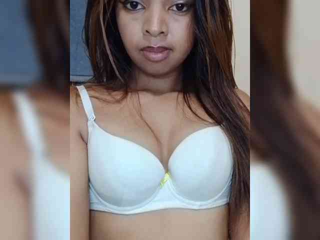Lolah261 webcam