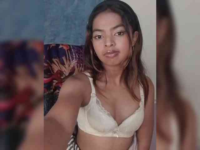 Lolah261 webcam