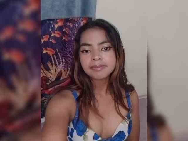 Lolah261 webcam