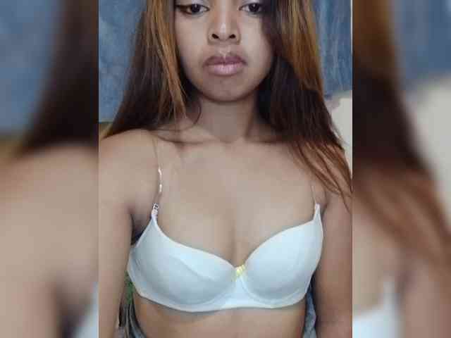 Lolah261 webcam