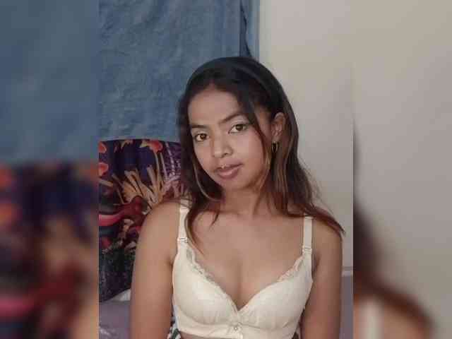 Lolah261 webcam