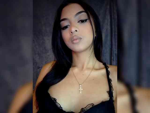 Lolah261 webcam