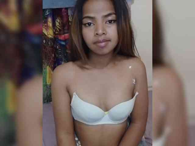 Lolah261 webcam