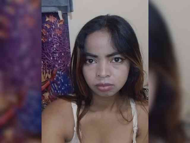Lolah261 webcam
