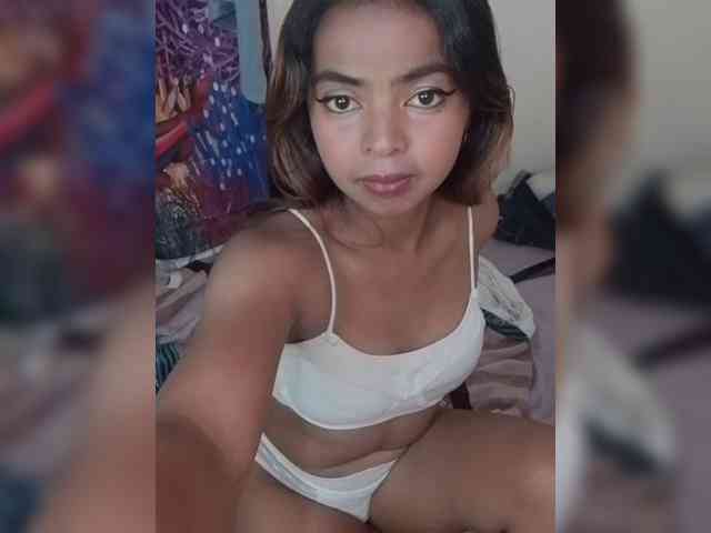 Lolah261 webcam